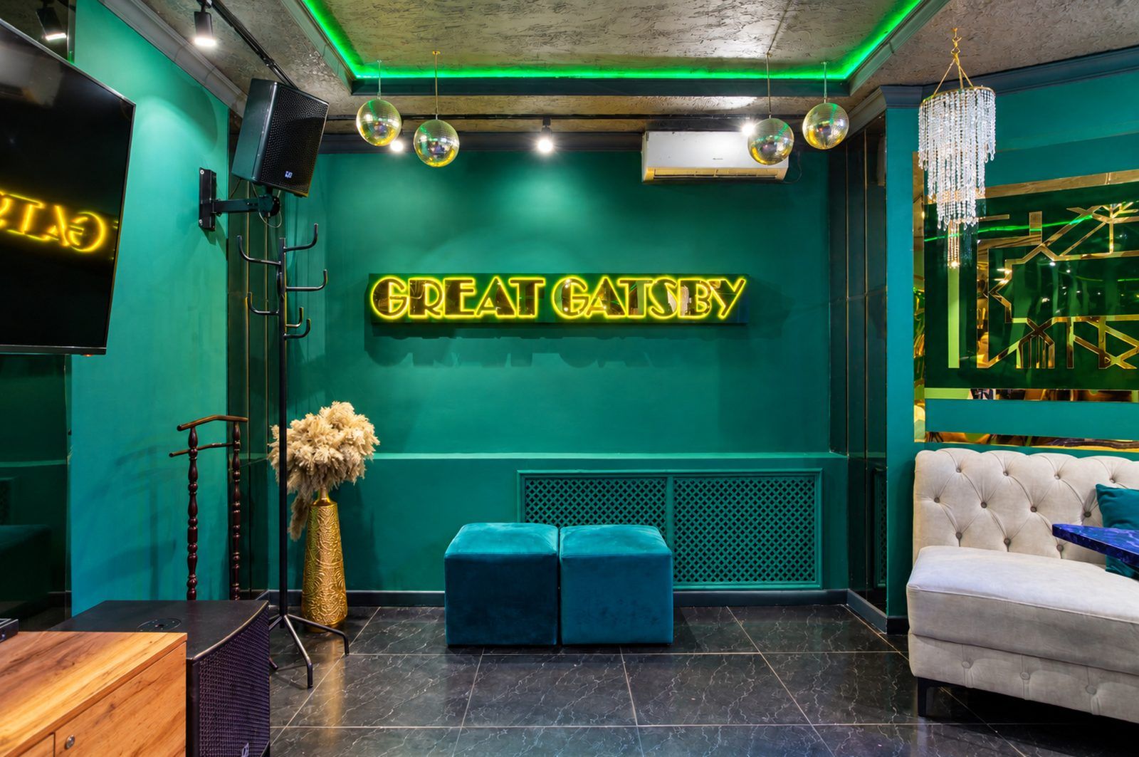 Кабинка «Great Gatsby» на Навои 97, фото 3 из 4